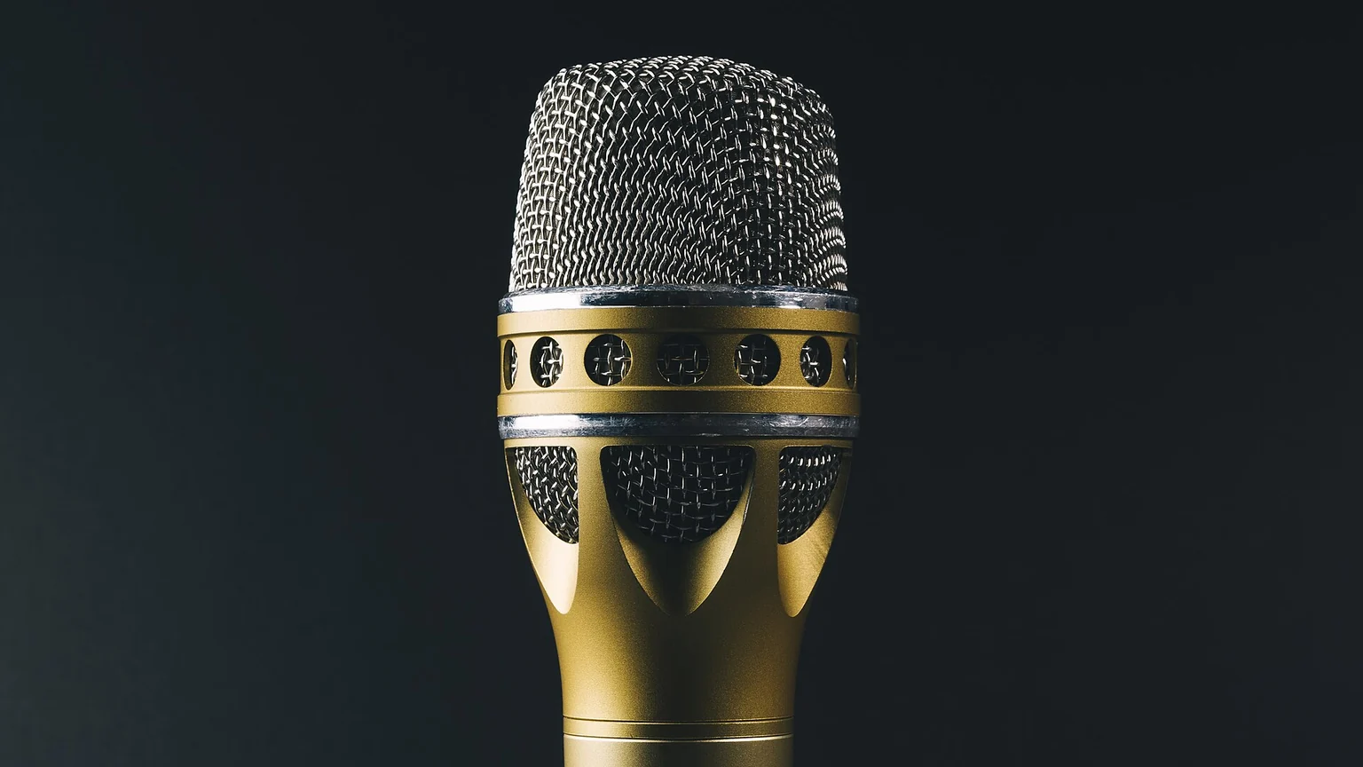 音声収録に使うマイク